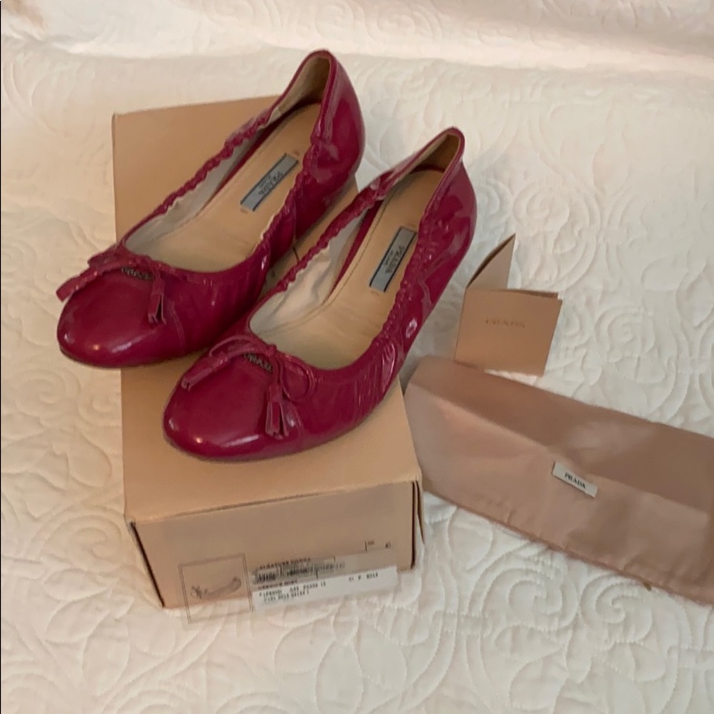 🌸Authentic Prada Pink Flats